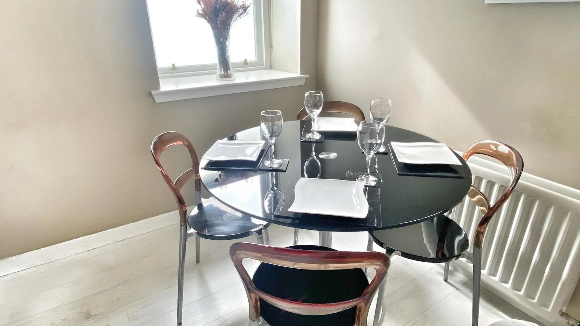 Apartamento Netflix, Parking, Wifi, In Historical Townhouse Central Location By Lains Lettings