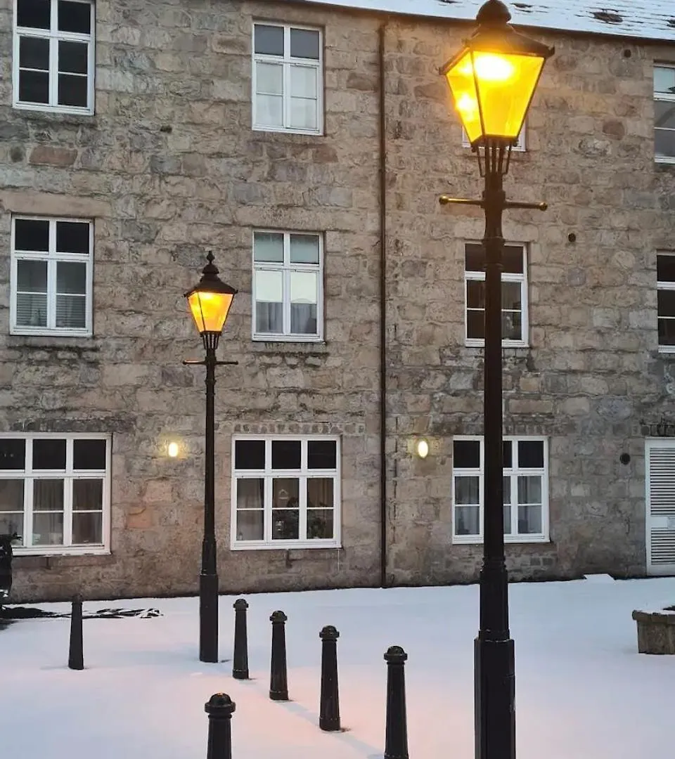 Netflix, Parking, Wifi, In Historical Townhouse Central Location By Lains Lettings Apartamento Aberdeen
